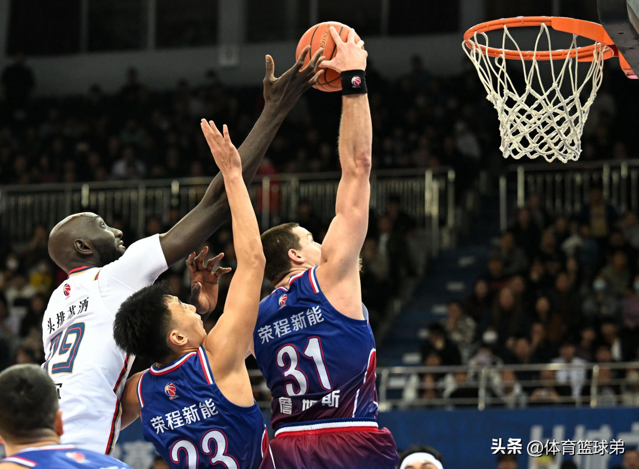 关键时刻英超焦点战,广厦男篮队长鼓劲,引发热议,轮换策略成焦点的简单介绍 关键时刻英超焦点战,广厦男篮队长鼓劲,引发热议,轮换策略成焦点的简单介绍